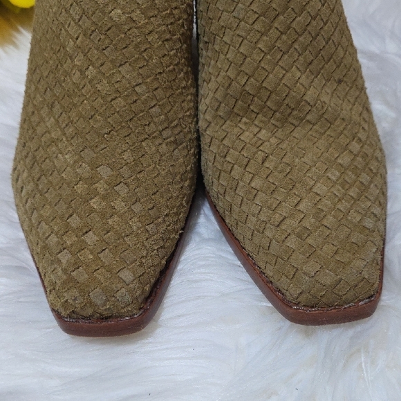 Matisse Tan Genuine Suede Mules with Textured Design - Picture 3 of 9